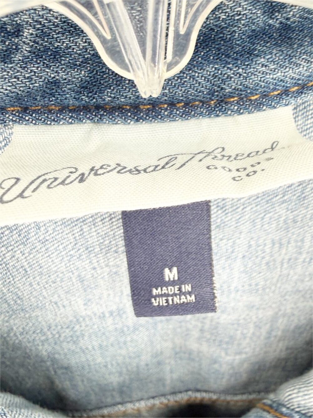 Universal Thread Denim Chambray Embroidered Pearl Snap Shirt Medium Wash M - Picture 5 of 12